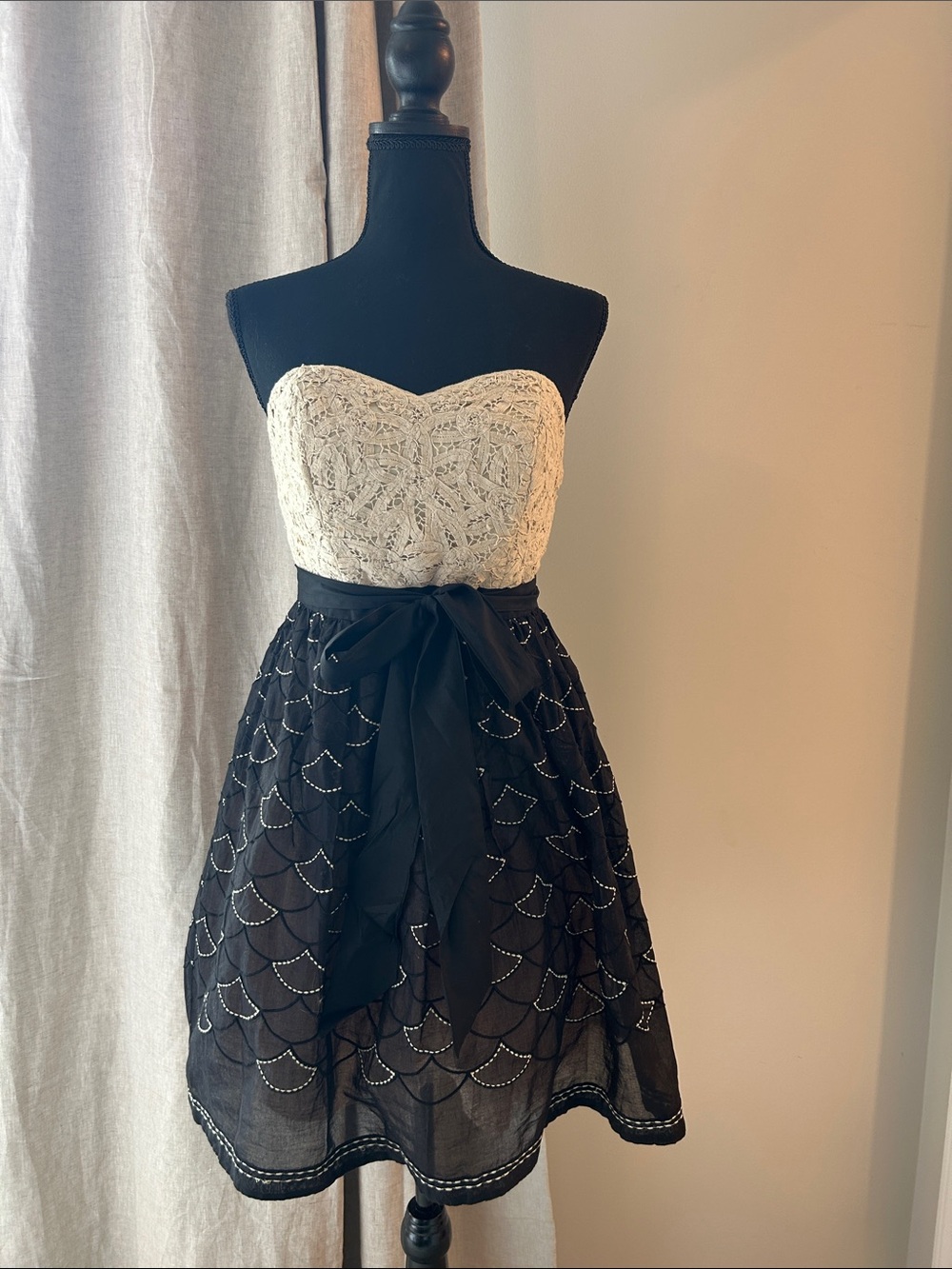 Anthro Strapless Lace Bust Black Scallop Skirt Party Dress
